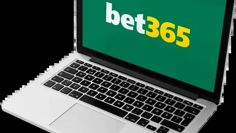 英超烽火再起，领先12分仍存忧！红军隐患重重，能否稳赢成谜？